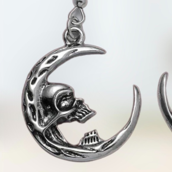 Trendy Goth Unisex Moon & Skull Face Silver Tone Dangle Earrings - Picture 3 of 3